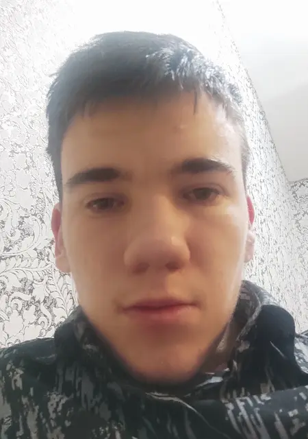 Максим из Сморгони, мне 19, познакомлюсь на одну ночь