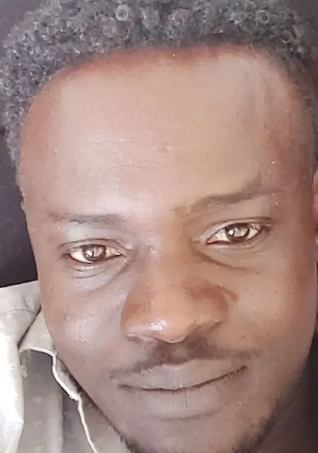 Mustfa из Парижа, мне 42, познакомлюсь