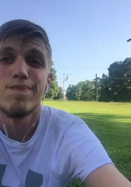 Я Алексей, 30 років з Маріуполя, шукаю знайомство для постійних стосунків