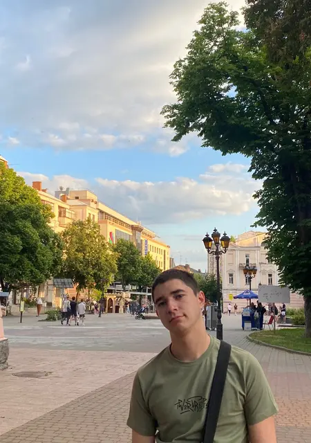 Коля из Винницы, ищу на сайте знакомства на одну ночь