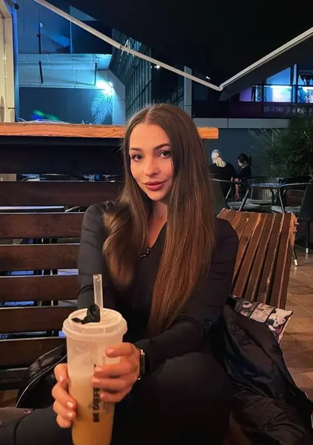 Я Юля, 25 років, знайомлюсь для вірт у Львові