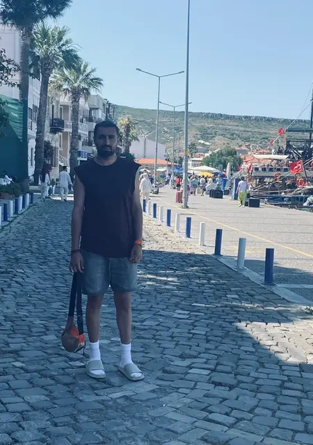 Berkan из Шартр, мне 26, познакомлюсь без обязательств