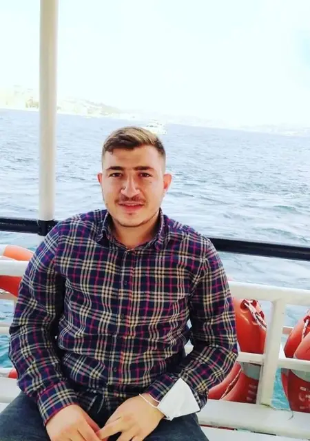 Я Muzaffer, 24, знакомлюсь в Стамбуле