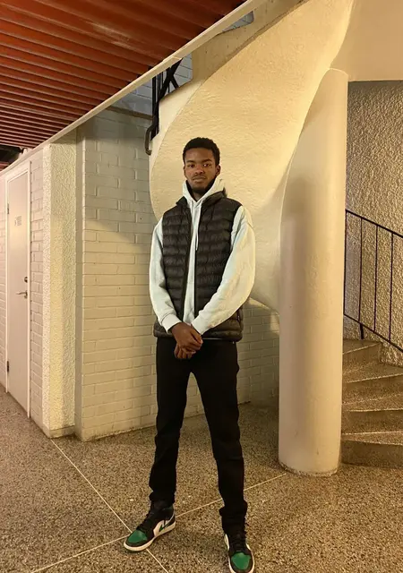 Abdi из Кунгсбакка, ищу на сайте знакомства без обязательств