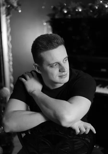 Я Андрей, 26 років з Києва, шукаю знайомства без зобов'язань