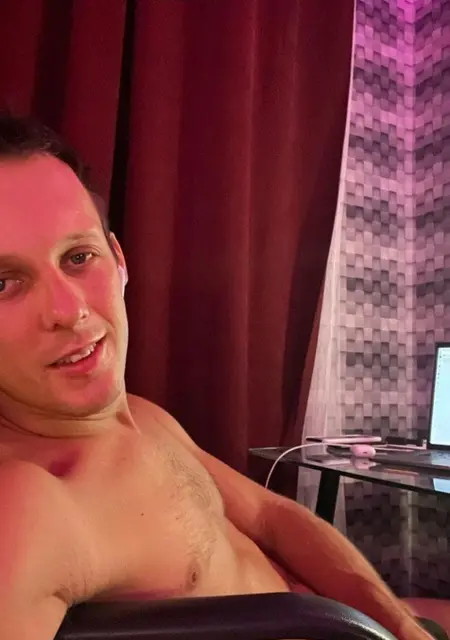 Я Алекс, 28, знакомлюсь без обязательств в Черкассах