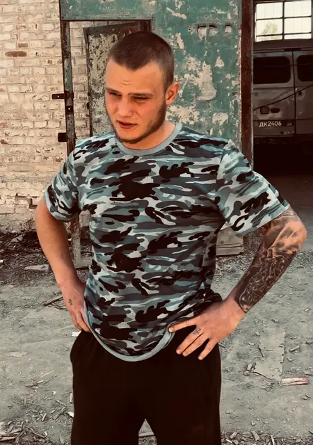 Я Павел, 25 років, знайомлюсь для спілкування у Луганську