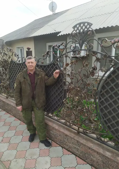 Я Александр, 55, из Макеевки, ищу знакомства без обязательств