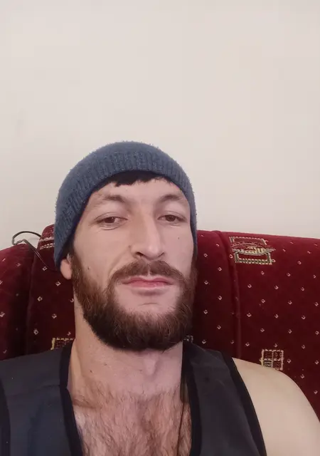 Миша из Киева, мне 33, познакомлюсь на одну ночь