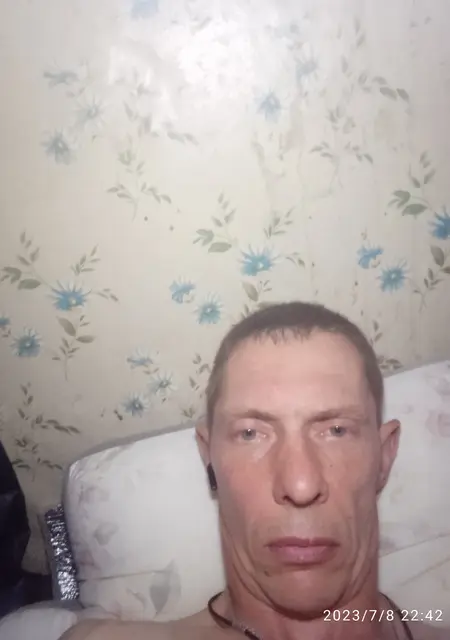 Вова из Мирнограда, ищу на сайте знакомства на одну ночь