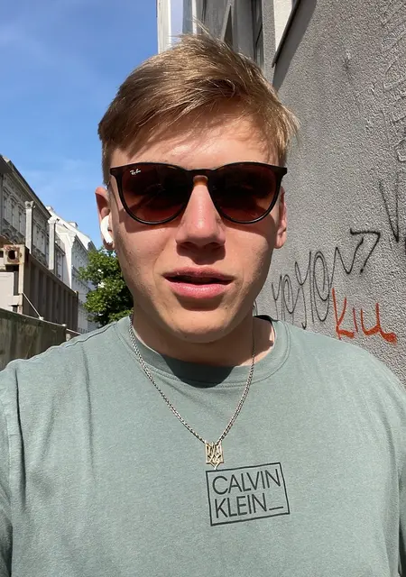 Алексей з Миколаєва, мені 23 років, познайомлюсь для постійних стосунків