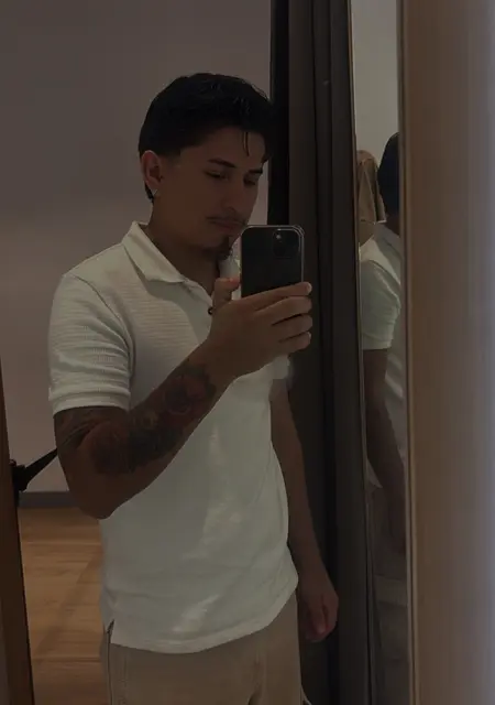 Soy Jairo Velazqez, 25 años, conociéndome para relación sin ataduras en Málaga