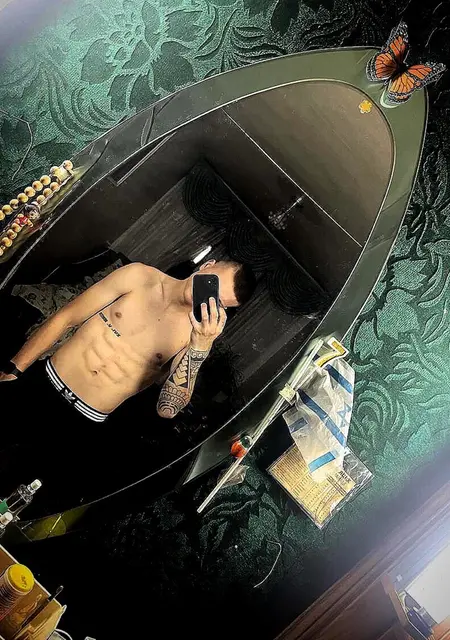 Данил из Кривого Рога, мне 22, познакомлюсь на одну ночь