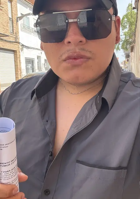 Soy Alexis, 26 años de Molina de Segura, busco conocer gente para lío de una noche