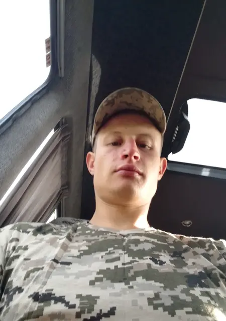 Я Вова, 30, из Чернигова, ищу знакомства на одну ночь