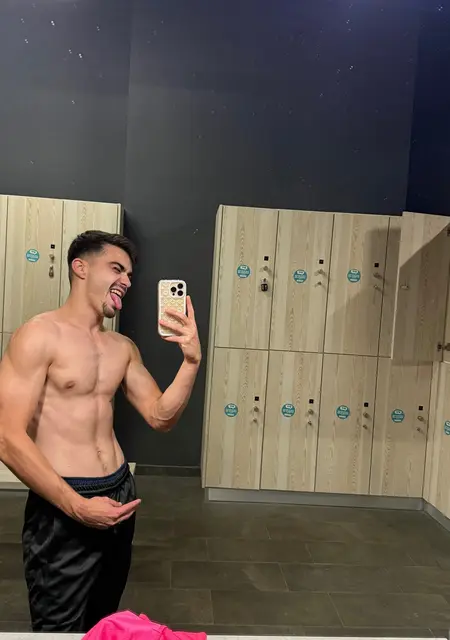 Joseda de La Coruña, tengo 20 años, listo para conocer para lío de una noche