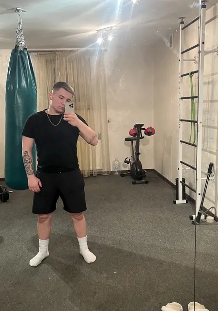 Я Serghei, 21 років, знайомлюсь без зобов'язань у Львові