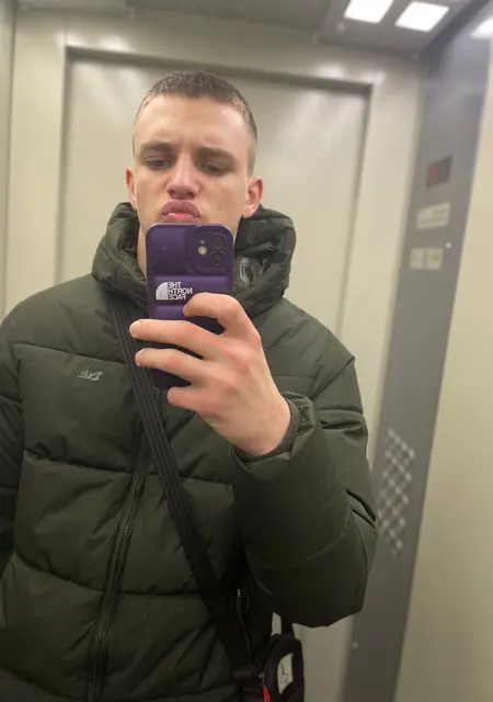 Rusik из Макеевки, мне 21, познакомлюсь на одну ночь