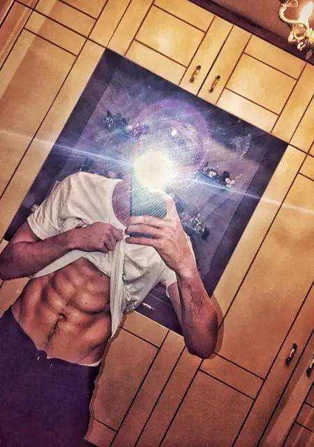 Я Андрей, 24, из Херсона, ищу знакомство для приятного времяпровождения