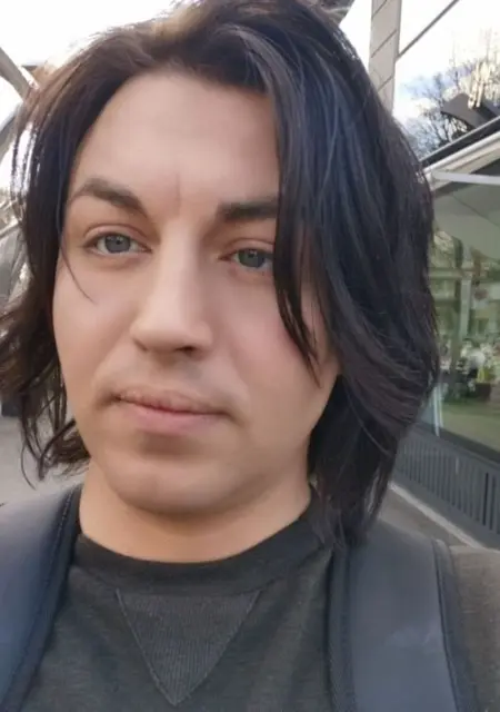 Я Djoni, 31, из Берлина, ищу знакомство