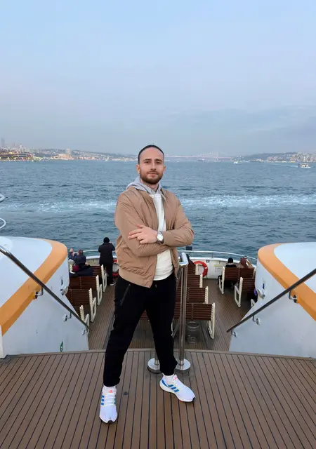 Youssef из Берлина, ищу на сайте открытые отношения