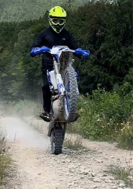 Artem з Косів, мені 29 років, познайомлюсь для спілкування