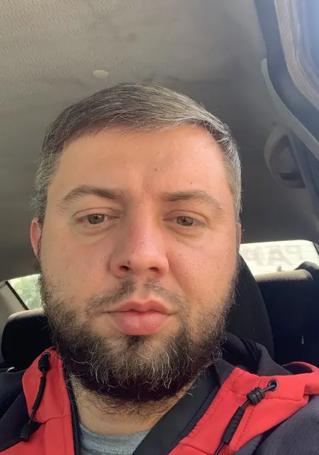 Я Максим, 37 років, знайомлюсь для спілкування у Маріуполі