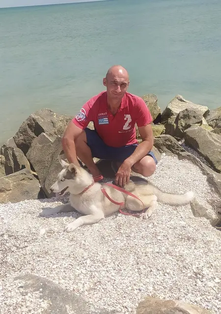 Я Николай, 37, из Парижа, ищу знакомства без обязательств