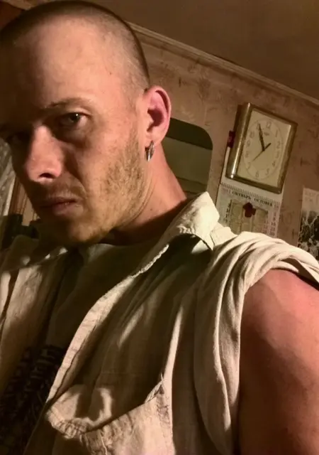 Я Андрей, 44, из Полоцка, ищу знакомства без обязательств