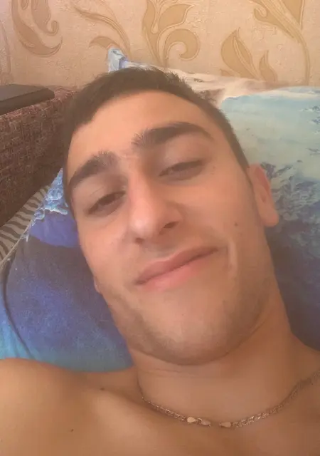 Я Александр, 23, знакомлюсь без обязательств в Алчевске