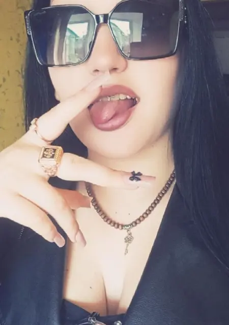 Я Диана, 20 років, знайомлюсь для спілкування у Донецьку
