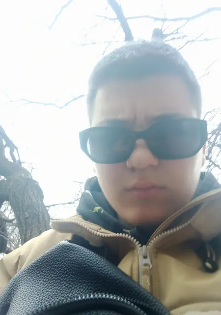 Я Влад, 21, из Макеевки, ищу знакомство для постоянных отношений