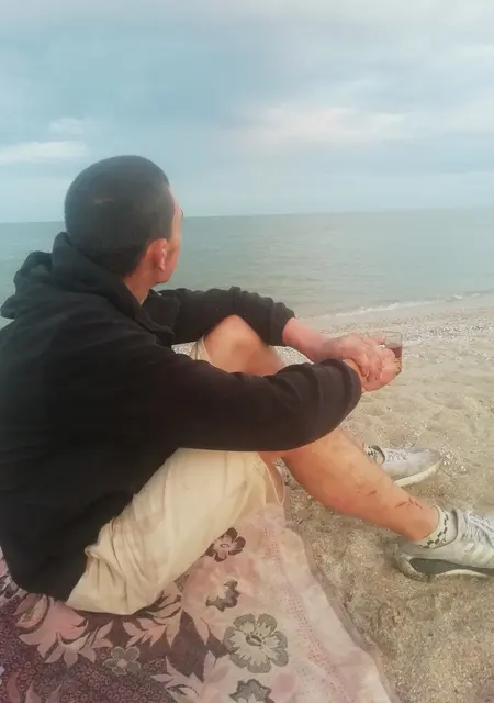 Дима из Донецка, мне 20, познакомлюсь без обязательств