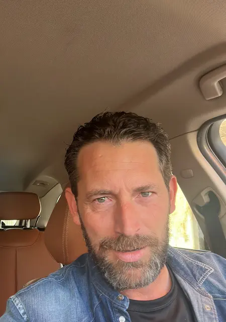 Michele из Бари, ищу на сайте приятное времяпровождение