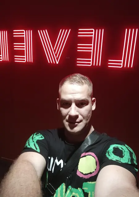 Лео з Мелітополя, мені 32 років, познайомлюсь для спілкування