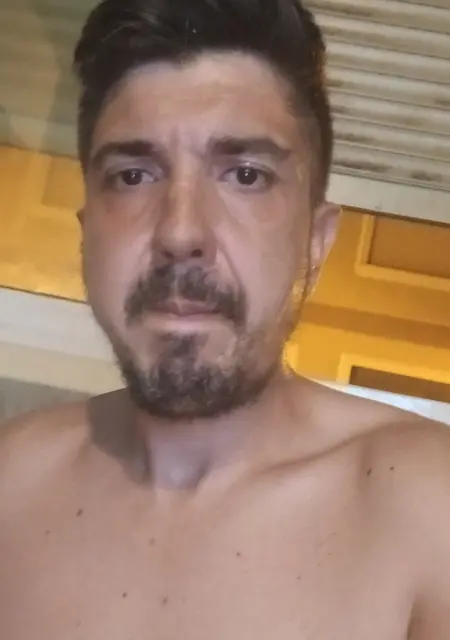 Polloncaliente de Valencia, busco en el sitio lío de una noche