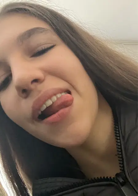 Я Снежана, 25, из Дубая, ищу знакомство для вирта