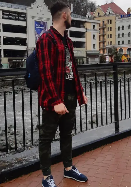 Я Малкольм, 27, из Донецка, ищу знакомство для приятного времяпровождения