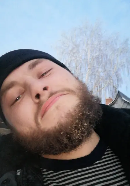 Я Денис, 35, из Макеевки, ищу знакомства без обязательств