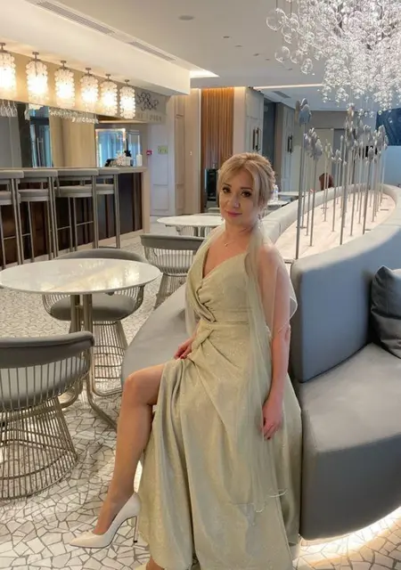 Я Елена, 53, из Гилфорд, ищу знакомство для приятного времяпровождения