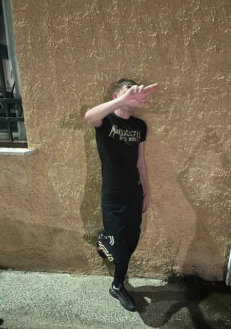 Lorenzo из Милана, мне 25, познакомлюсь без обязательств