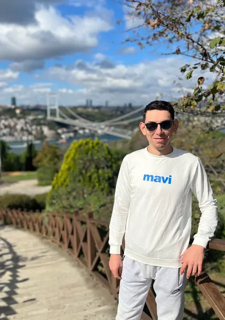 Я Kadir, 23, из Анталии, ищу знакомство для постоянных отношений