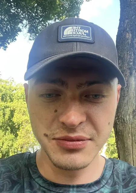 Я Сергей, 21, знакомлюсь без обязательств в Киеве