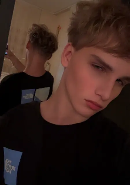 Soy Daniel, 18 años, conociéndome para relación sin ataduras en Sant Boi de Llobregat