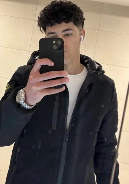 Я Salah, 20, знакомлюсь на одну ночь в Мадриде