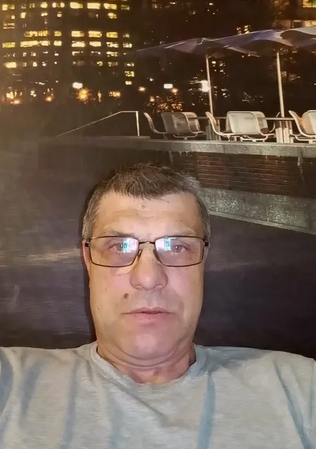 Я Павел, 50, из Гомеля, ищу знакомства без обязательств