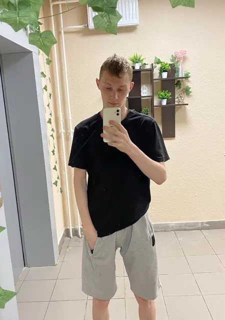 Илья из Киева, ищу на сайте знакомства на одну ночь