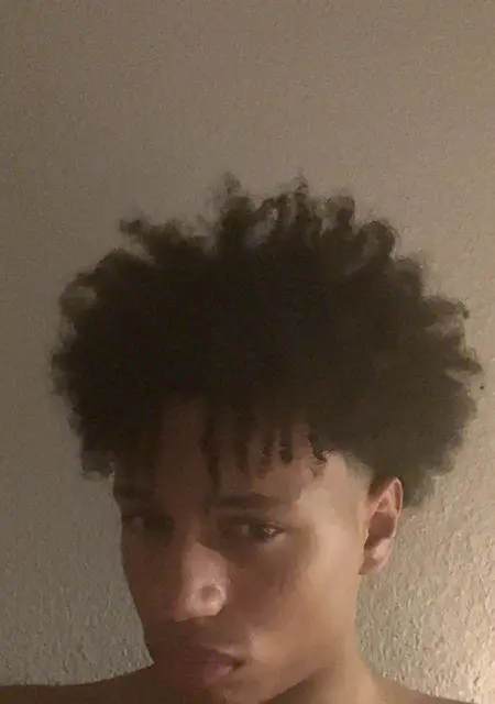 Я Bbc, 20, из Парижа, ищу знакомства без обязательств