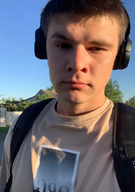 Влад из Глобина, мне 22, познакомлюсь для общения