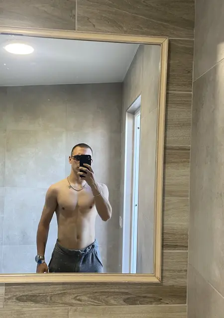 Soy Dima, 21 años, conociéndome para relación sin ataduras en Málaga